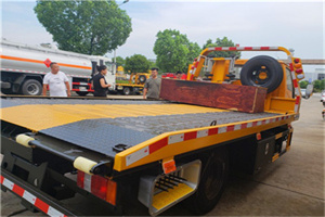 靖远附近拖车电话号码服务